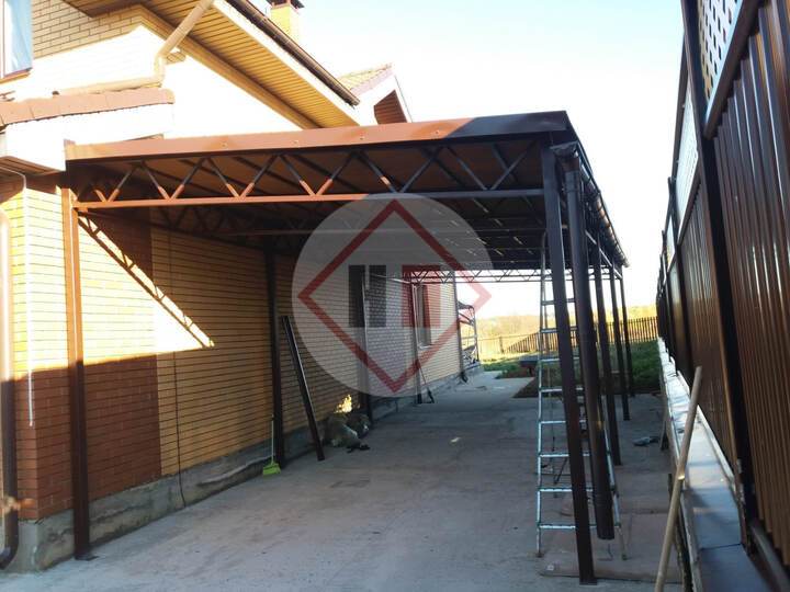односкатный стальной навес к дому